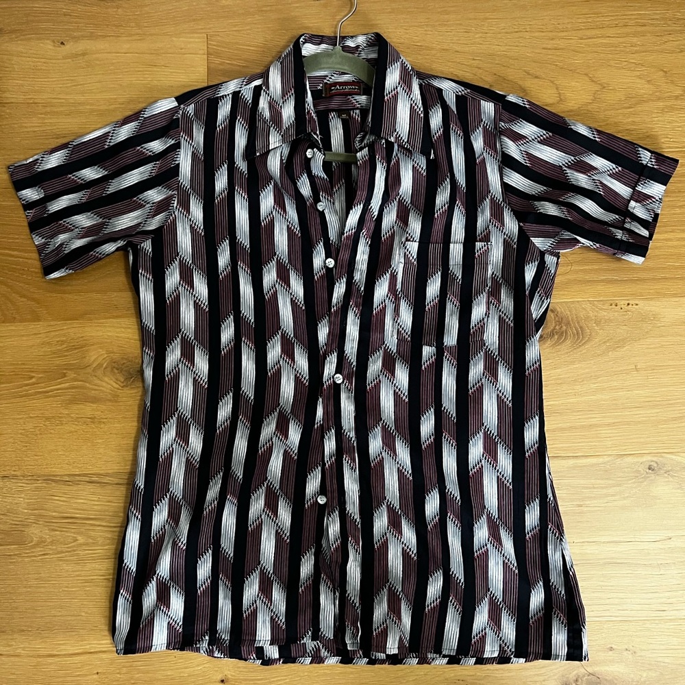 Vintage Arrow Short Sleeve Button Down Shirt
